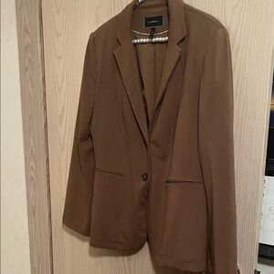 Le Chateau Women's Tan Blazer